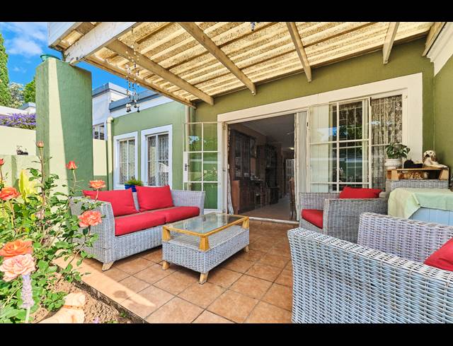 2 BEDROOM SIMPLEX RENTED IN PRESIDENT RIDGE